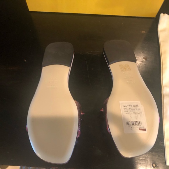 FENDI NWT FLAT STUD SANDALS Size 7.5 ROSA/STUDS - Picture 7 of 9